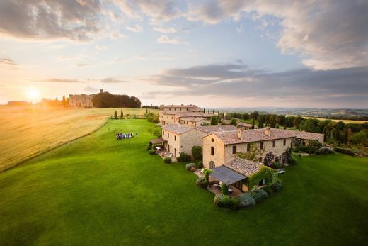 Detached House in San Quirico d'Orcia, Province of Siena