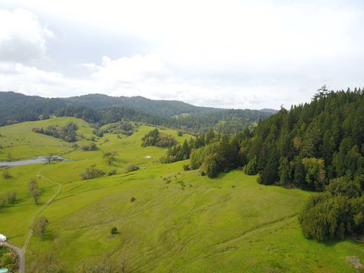 Grond in Willits, Mendocino County