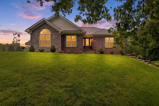 Detached House in Crestwood, Oldham County