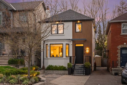 Detached House in Toronto, Ontario