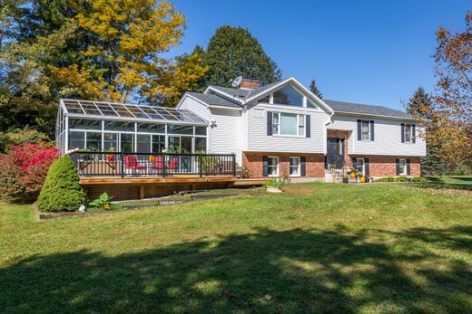 Detached House in Manchester, Bennington County