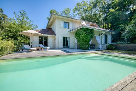 Casa Unifamiliare a Saint-Martin-Bellevue, Alta Savoia