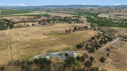 地皮  San Miguel, San Luis Obispo County