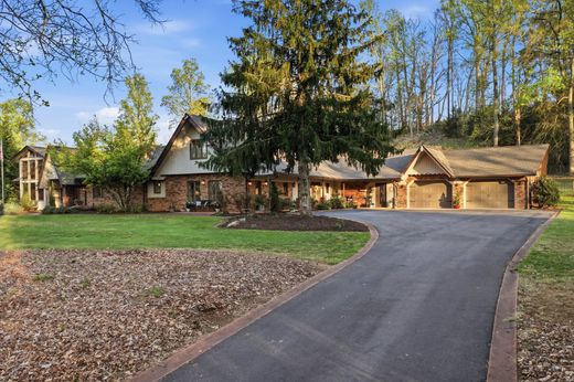 Частный Дом, Bluff City, Sullivan County