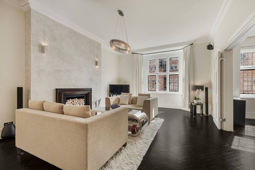 Apartment / Etagenwohnung in London, Greater London