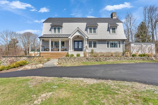 Luxury home in Bristol, Bristol County