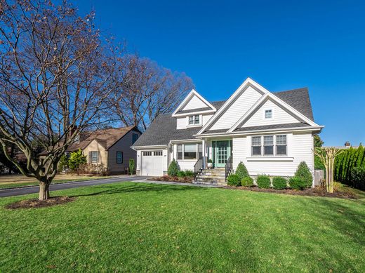 Detached House in Port Washington, Nassau County