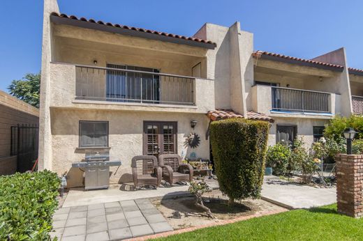 Townhouse in Bellflower, Los Angeles County