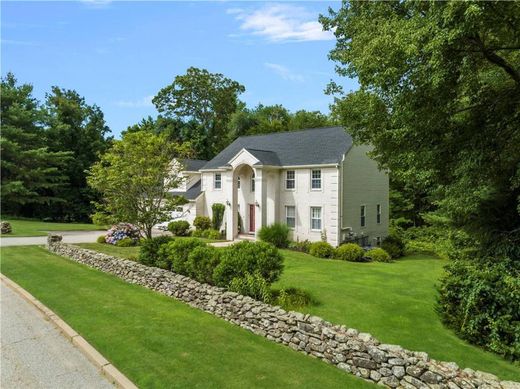 Detached House in Lincoln, Providence County