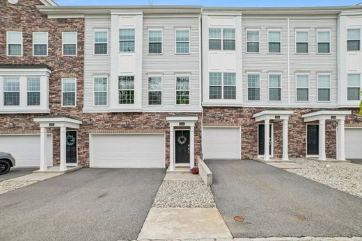 Apartment / Etagenwohnung in Rockaway, Morris County