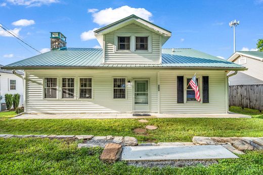 Detached House in Lake Lure, Rutherford County
