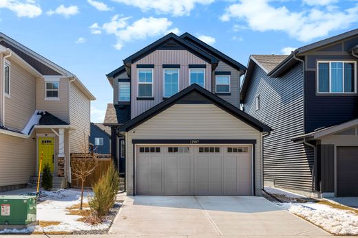 Detached House in Edmonton, Alberta
