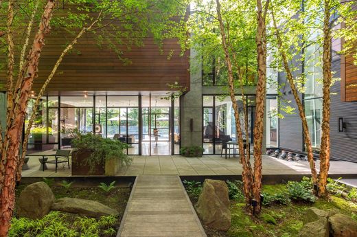 Luxury home in Bethesda, Montgomery County