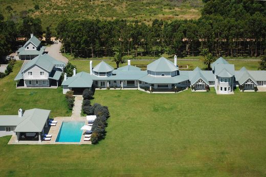 Country House in La Barra, San Carlos