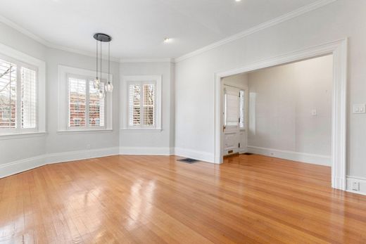 Apartment in Brookline, Norfolk County