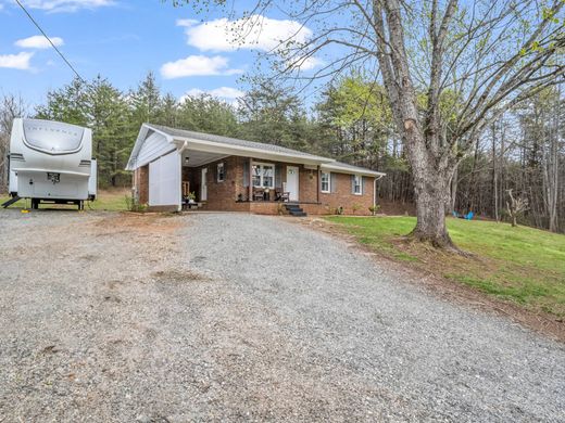 Luxury home in Lake Lure, Rutherford County