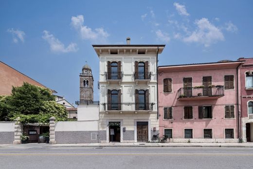 Villa in Verona, Provincia di Verona