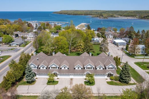 Daire Fish Creek, Door County