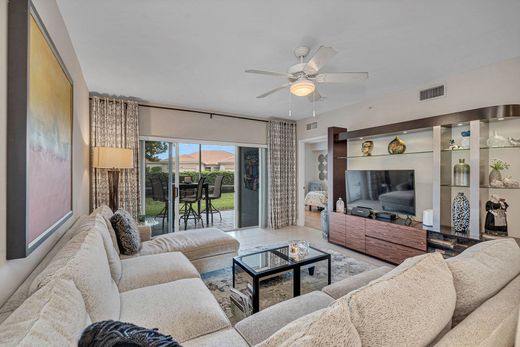 Apartment / Etagenwohnung in Naples, Collier County