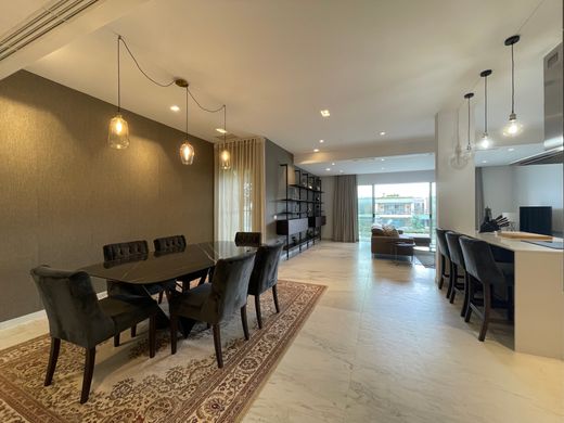 아파트 / San Ġiljan, Saint Julian's