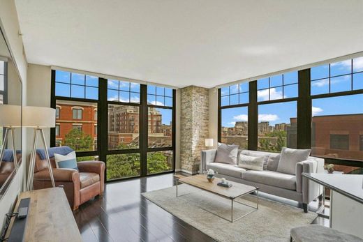 アーリントン, Arlington Countyのアパートメント