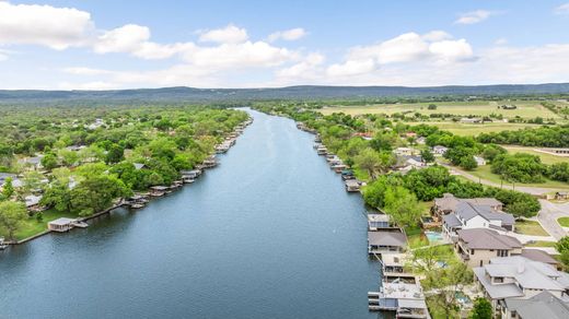 Luxury home in Burnet, Burnet County