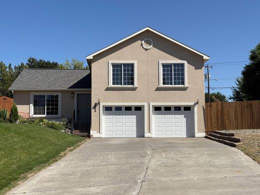 Detached House in Kennewick, Benton County