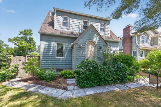 Detached House in Locust Valley, Nassau County