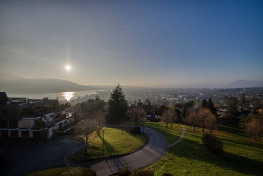 Apartment / Etagenwohnung in Annecy-le-Vieux, Haute-Savoie