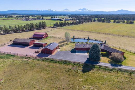 Luxury home in Sisters, Deschutes County