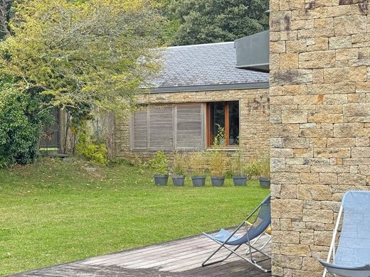 Detached House in Morgat, Finistère