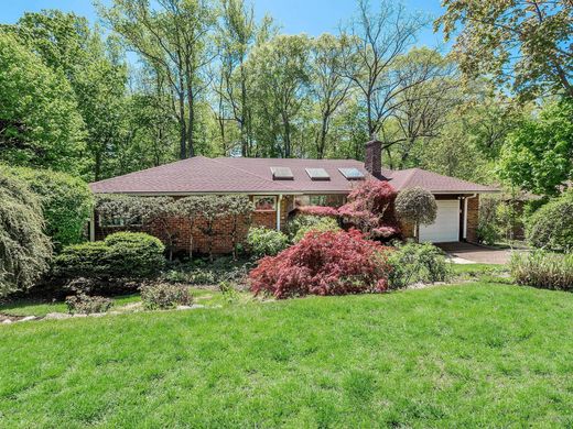 Detached House in Port Washington, Nassau County