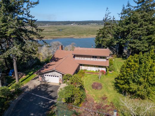 Detached House in Bandon, Coos County