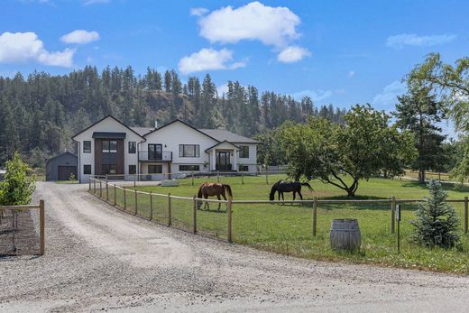 Kelowna, Regional District of Central Okanaganの一戸建て住宅