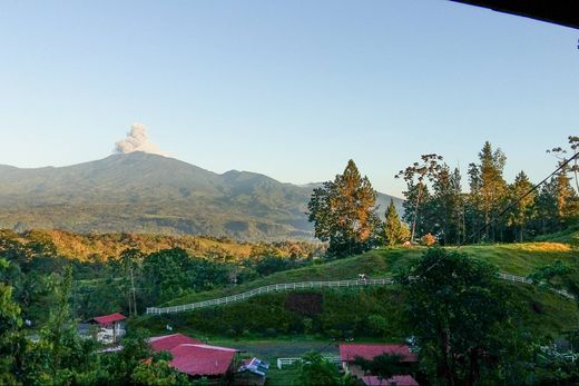 Landhuis in Turrialba, Provincia de Cartago