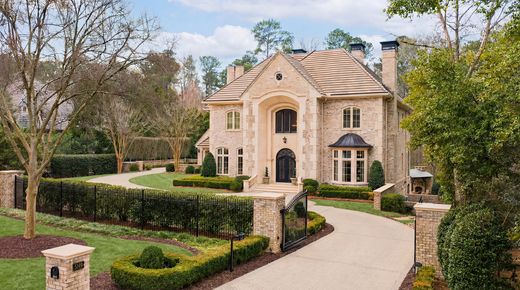 Detached House in Sandy Springs, Fulton County