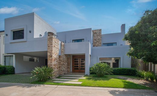 Detached House in Asunción, Asuncion