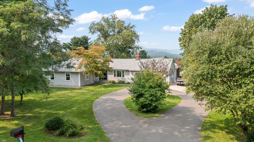 Detached House in Lakeville, Litchfield County