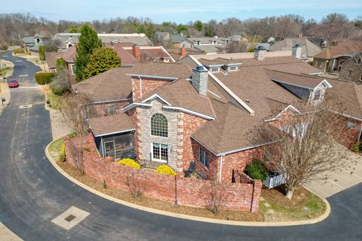 Detached House in Louisville, Jefferson County