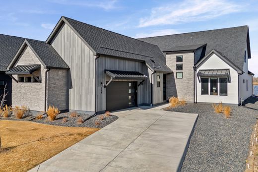 Detached House in Windsor, Weld County