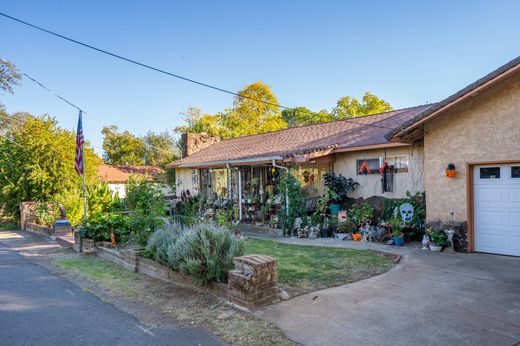 Detached House in Redding, Shasta County