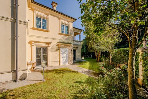 Villa à Lavena Ponte Tresa, Varèse