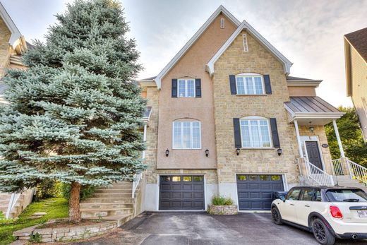 Casa Unifamiliare a Sainte-Dorothée, Laval Region