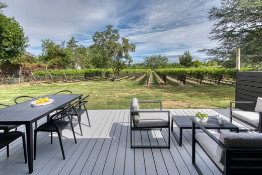 Detached House in Orient, Suffolk County