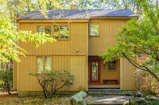 Detached House in Harvard, Worcester County