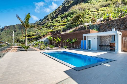 Detached House in Calheta, Madeira