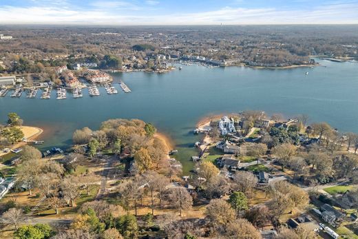 Grond in Cornelius, Mecklenburg County