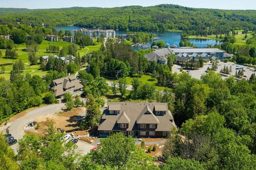 Apartment in Huntsville, Ontario