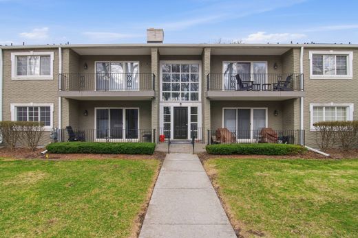 Apartment in Birmingham, Oakland County