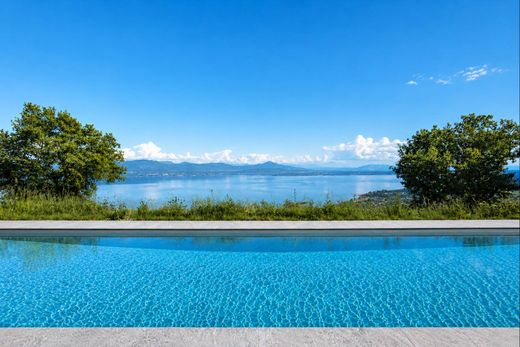 Detached House in Bougy-Villars, Morges District
